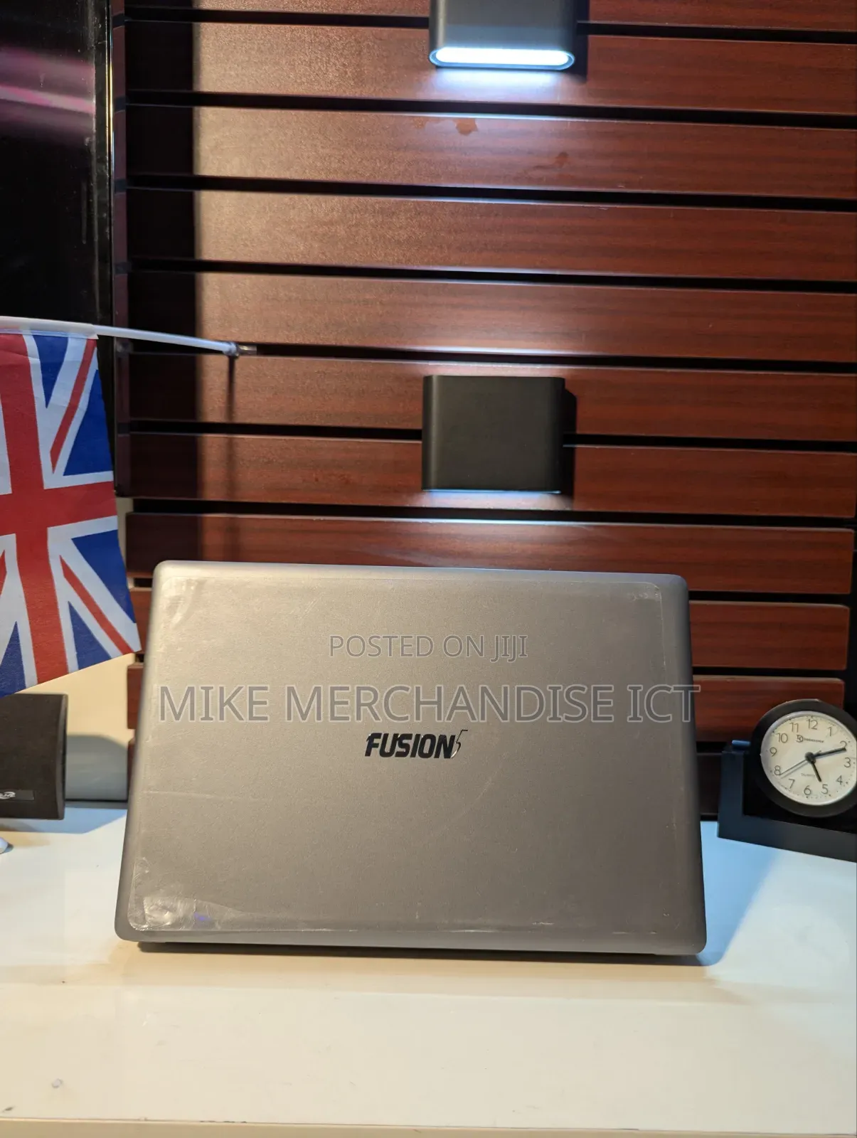 Laptop 4GB Intel Celeron HDD+SSD 500GB
