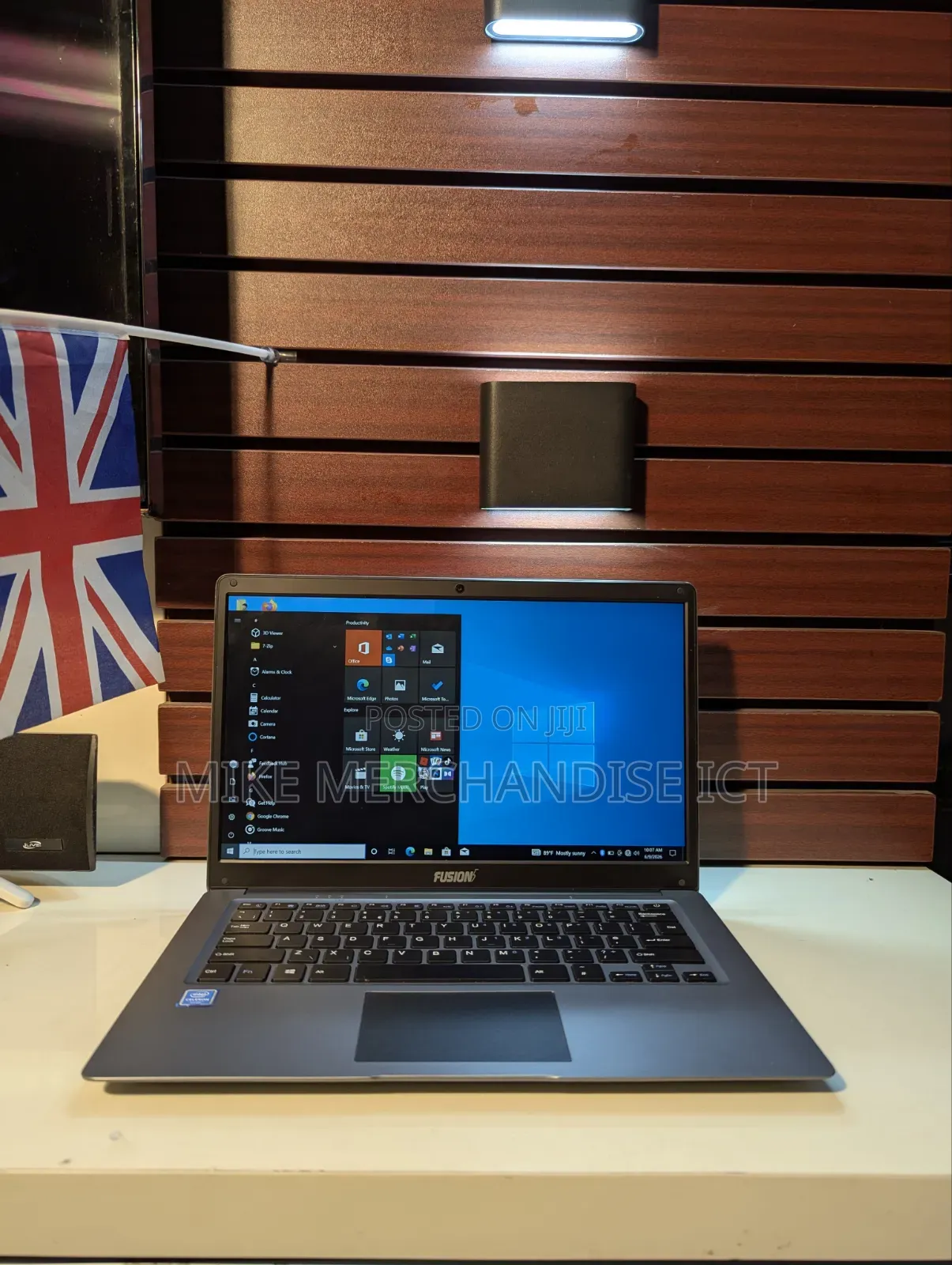 Laptop 4GB Intel Celeron HDD+SSD 500GB