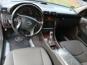 Mercedes-Benz C200 2004 Green