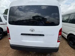 Toyota HiAce 2010 White