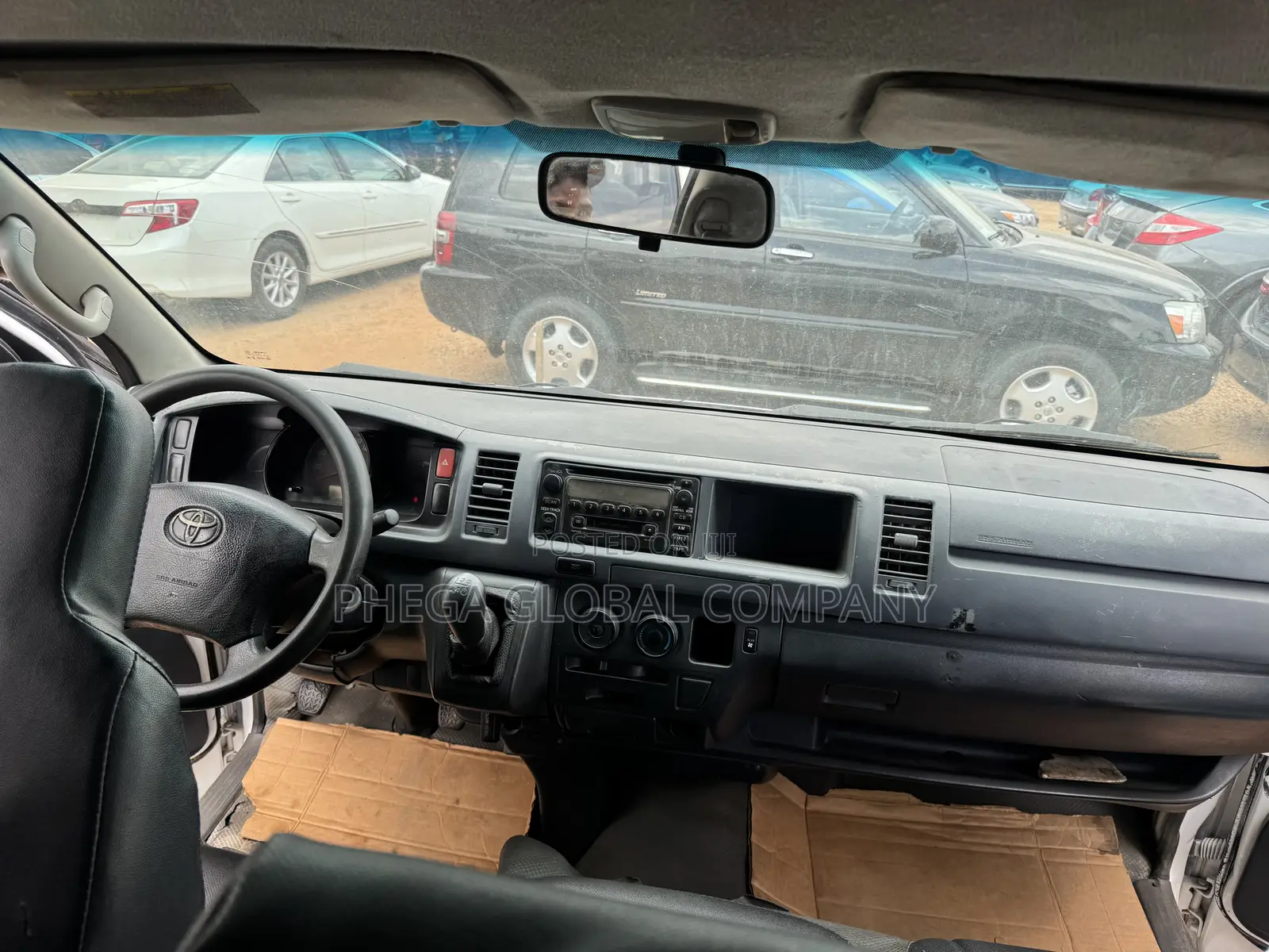 Toyota HiAce 2010 White