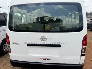 Toyota HiAce 2010 White
