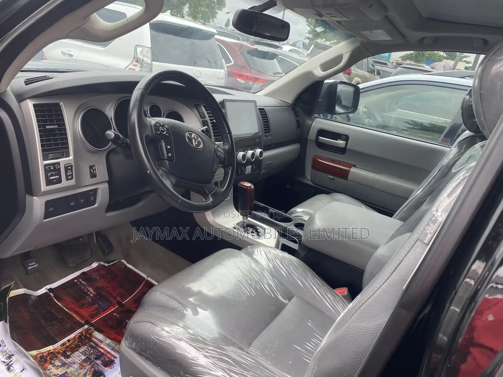 Toyota Sequoia Platinum 4x4 2018 Black