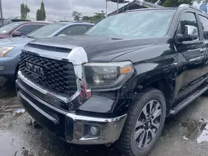 Toyota Sequoia Platinum 4x4 2018 Black