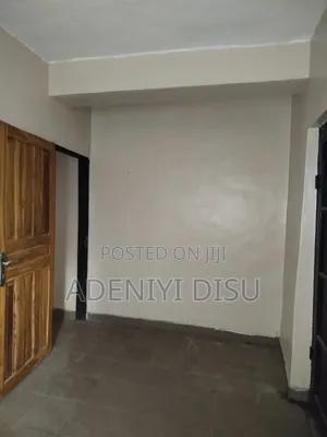 Mini Flat in Akoka for rent