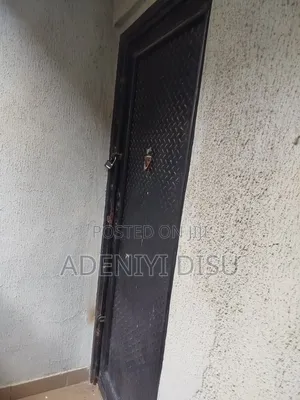 Mini Flat in Akoka for rent