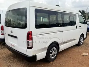 Toyota HiAce 2010 White