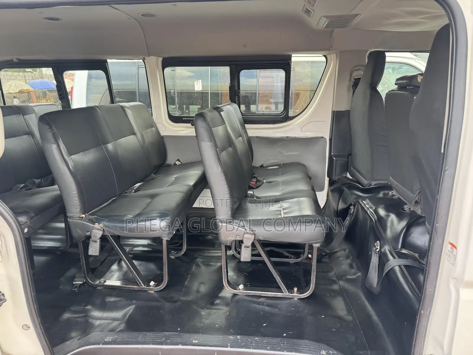 Toyota HiAce 2010 White