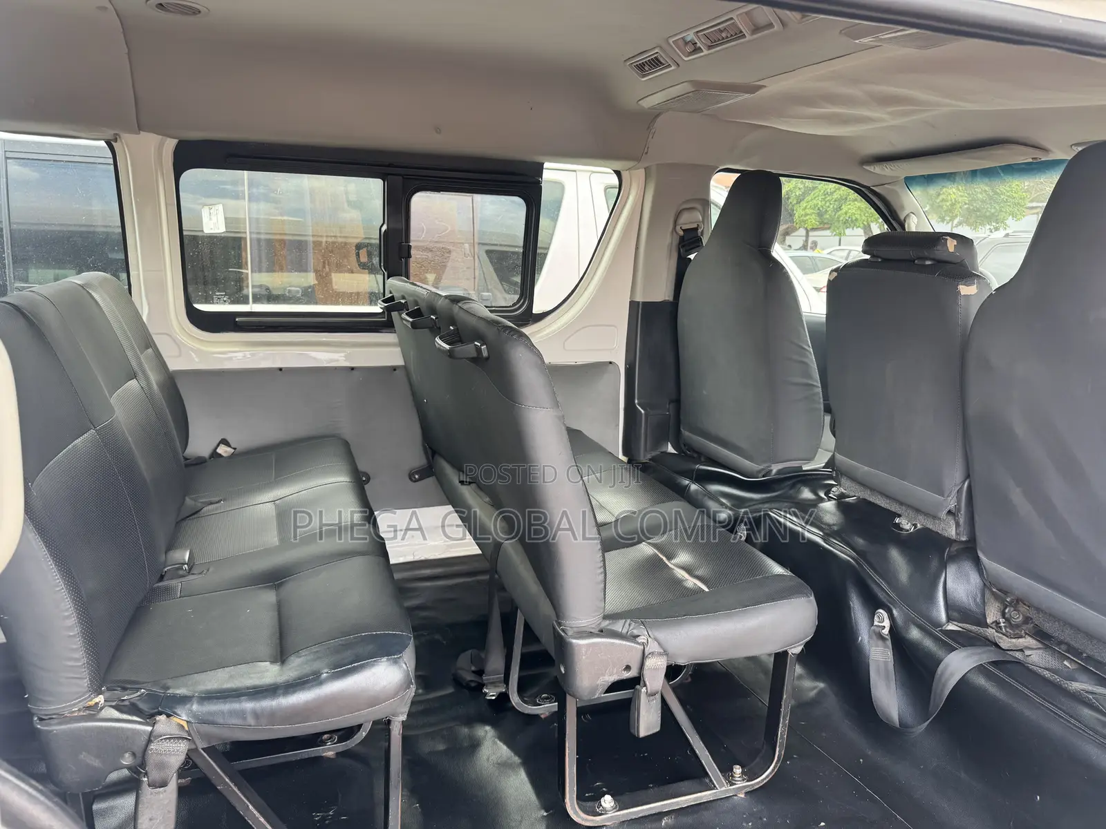 Toyota HiAce 2010 White