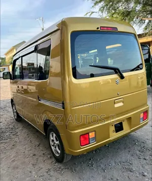 New Suzuki Every 2022 Yellow