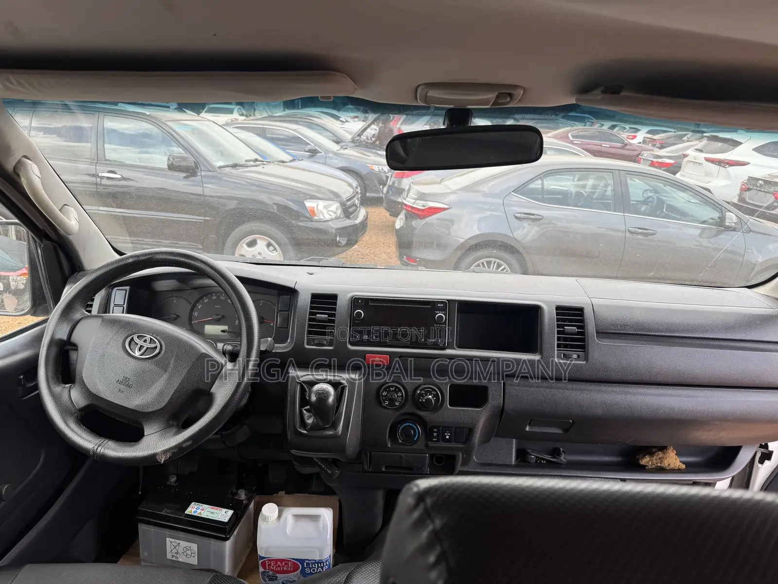 Toyota HiAce 2010 White