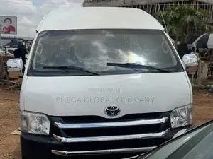 Toyota HiAce 2012 White