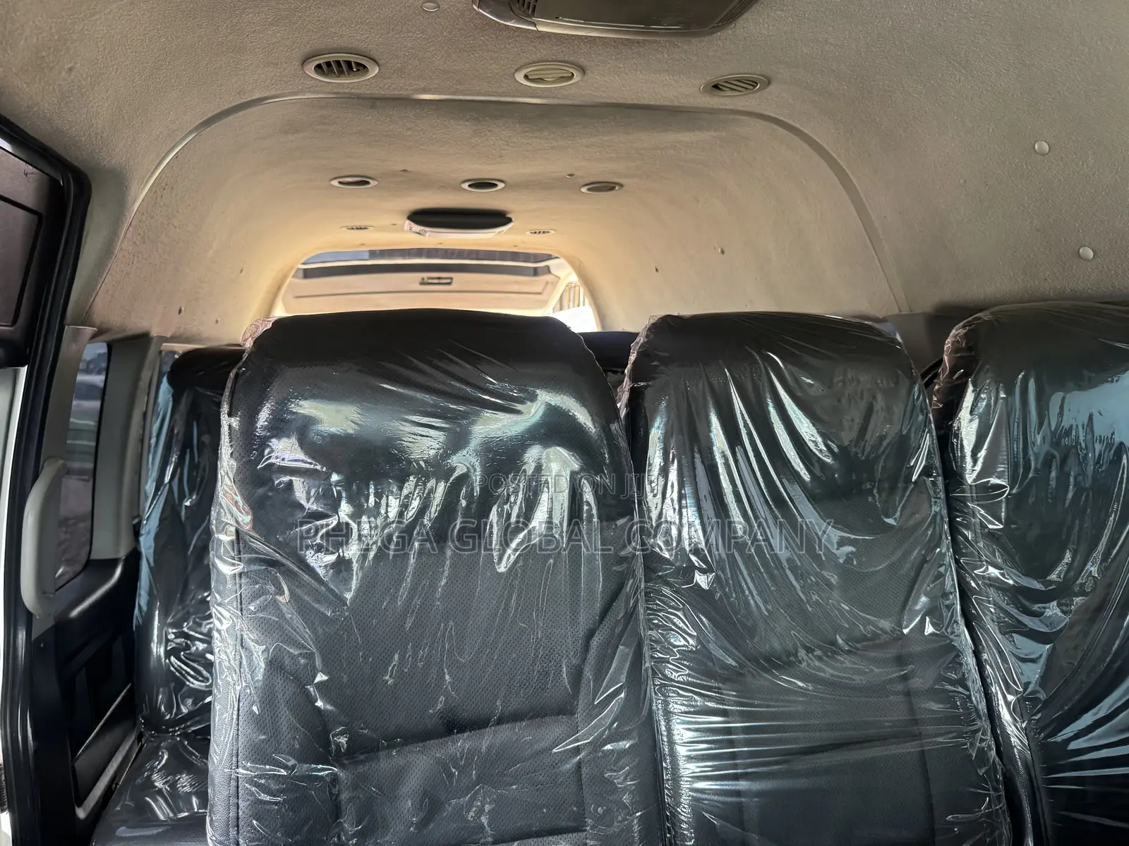 Toyota HiAce 2012 White