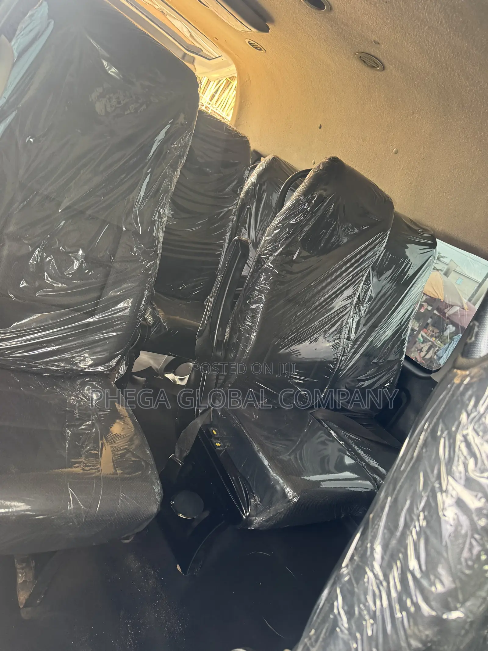 Toyota HiAce 2012 White