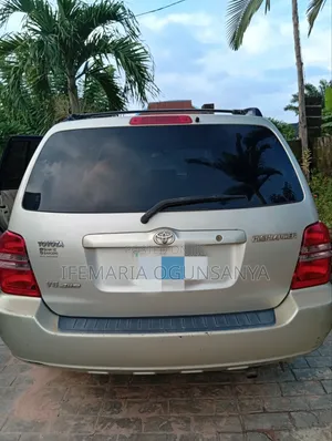 Toyota Highlander 2004 Beige