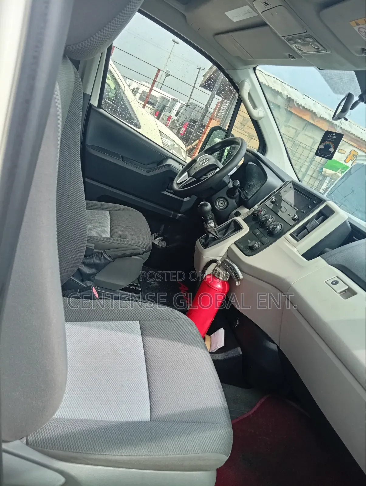Toyota HiAce 2021 White