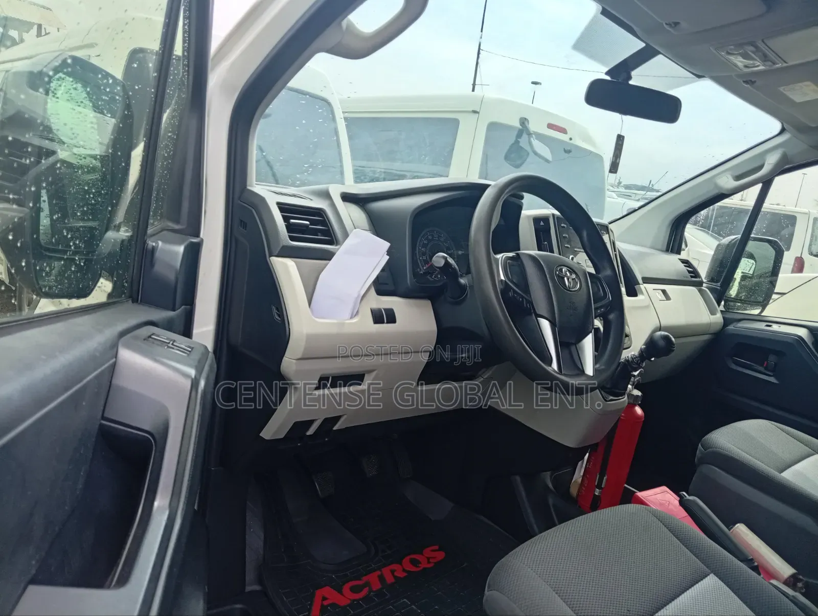 Toyota HiAce 2021 White
