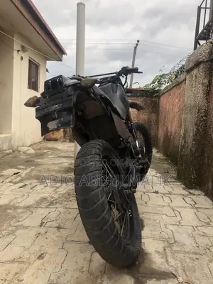Yamaha 2002 Black