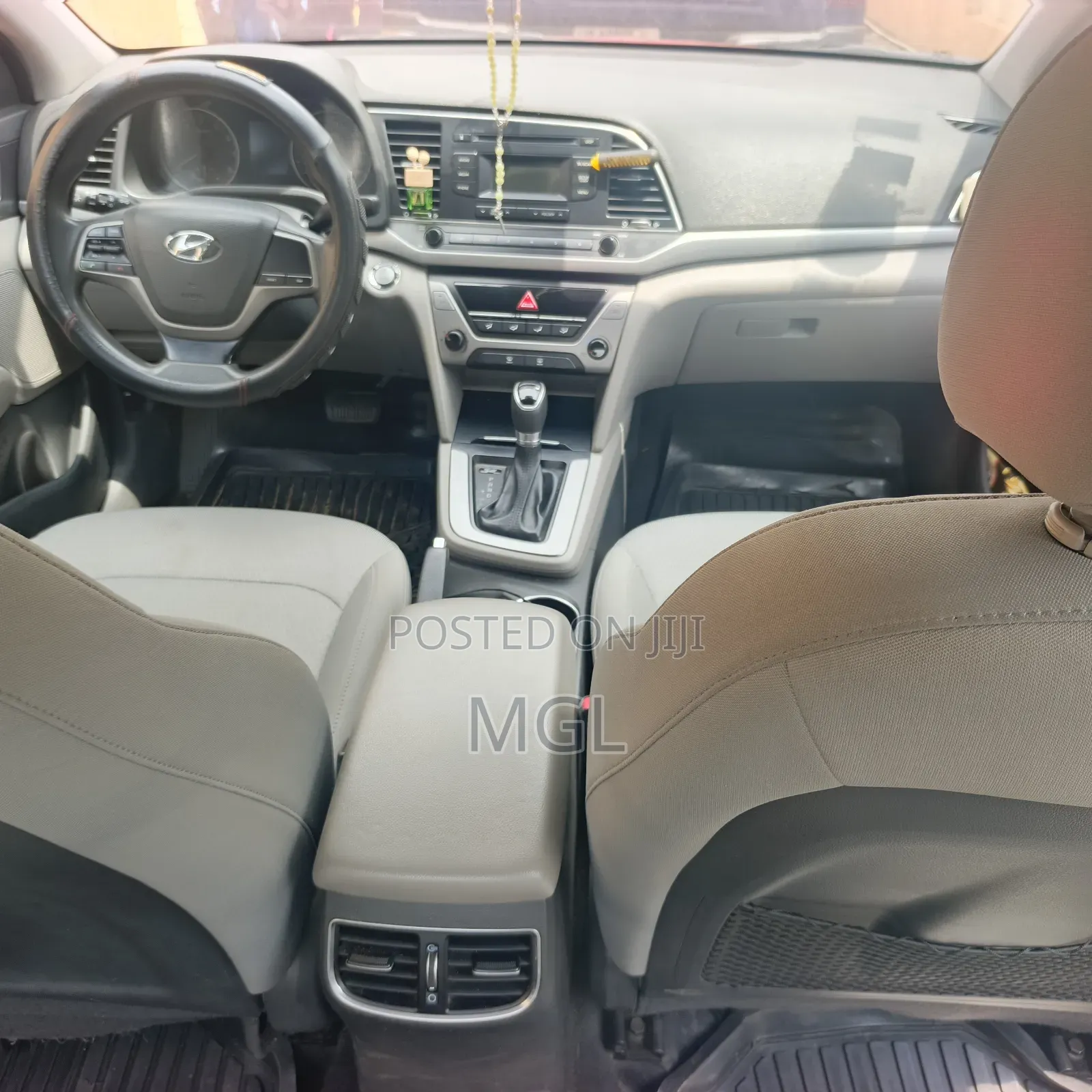 Hyundai Elantra 2017 Red