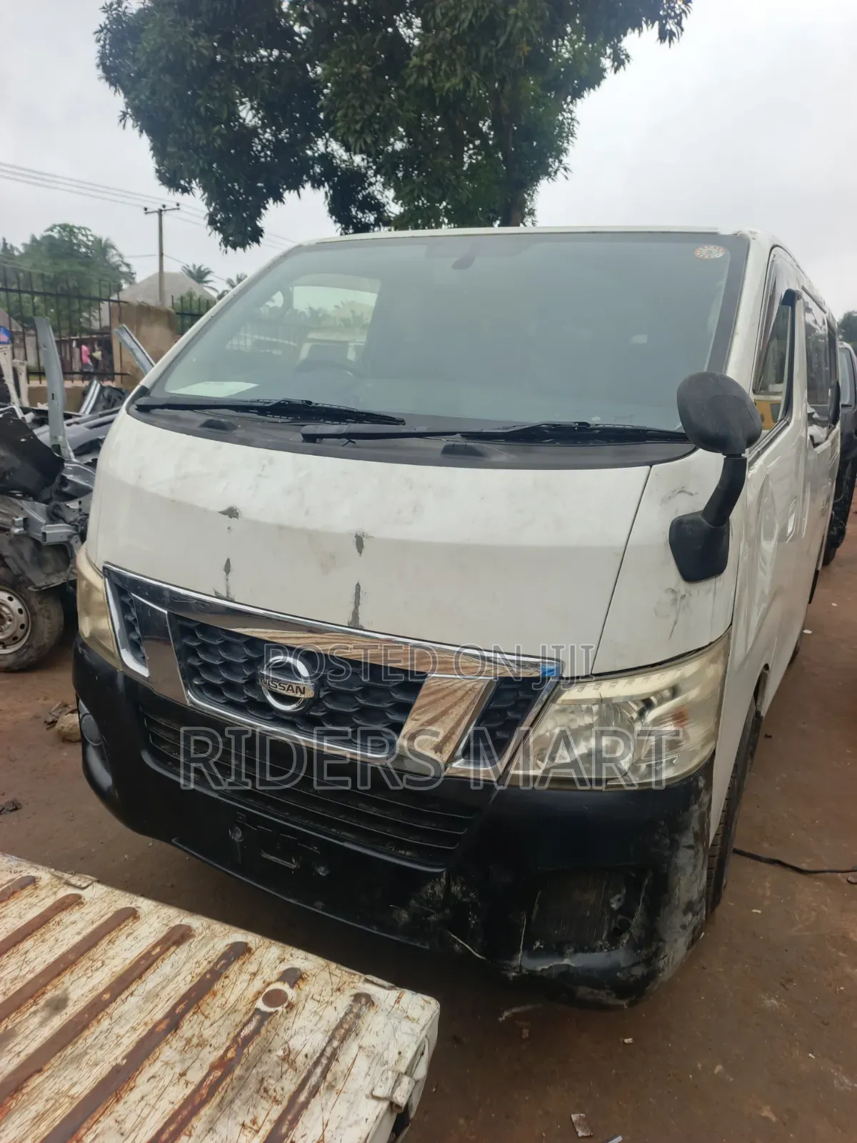 Nissan Caravan (Urvan) 2021 White