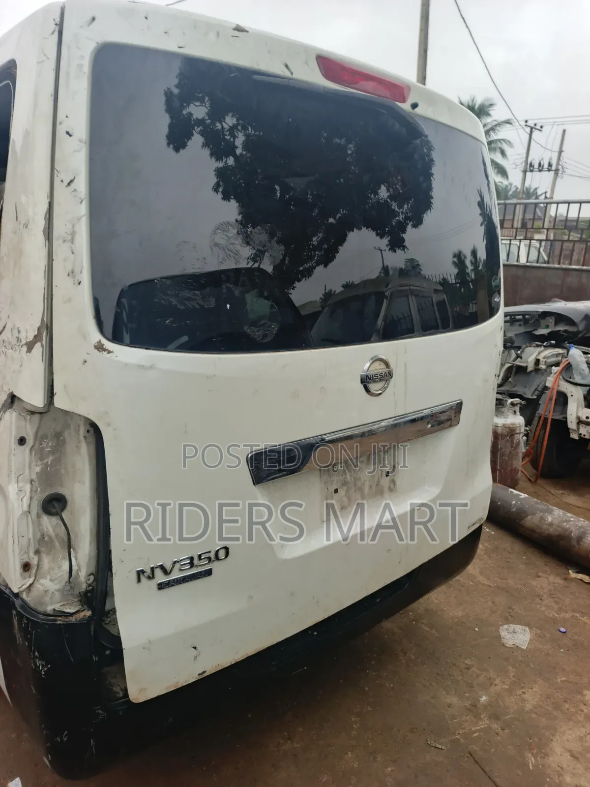 Nissan Caravan (Urvan) 2021 White