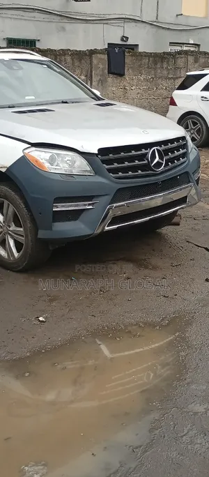 Mercedes Benz Ml 350 2014 Model Amg Front Bumper.