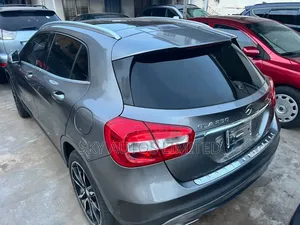 Mercedes-Benz GLA 250 2017 Gray