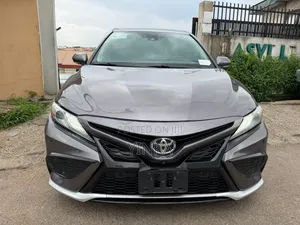 Toyota Camry 2018 Gray