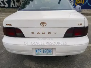Toyota Camry 1998 White