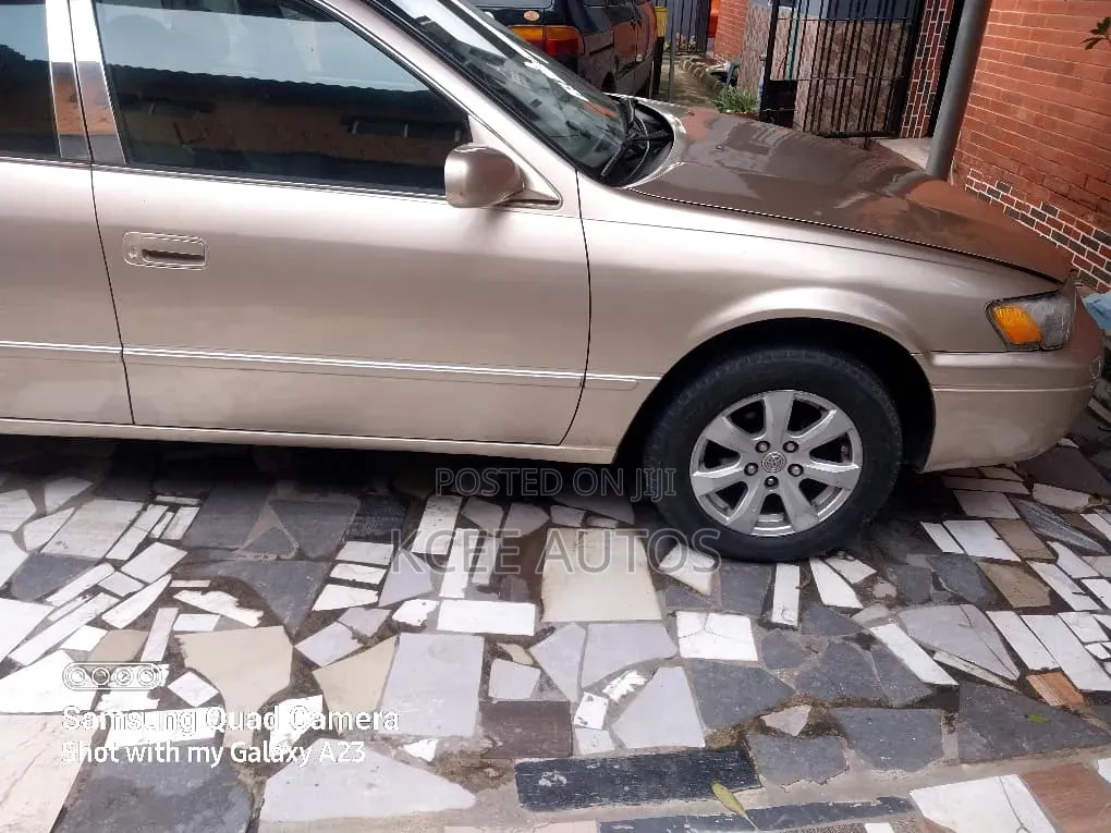 Toyota Camry 2002 Silver