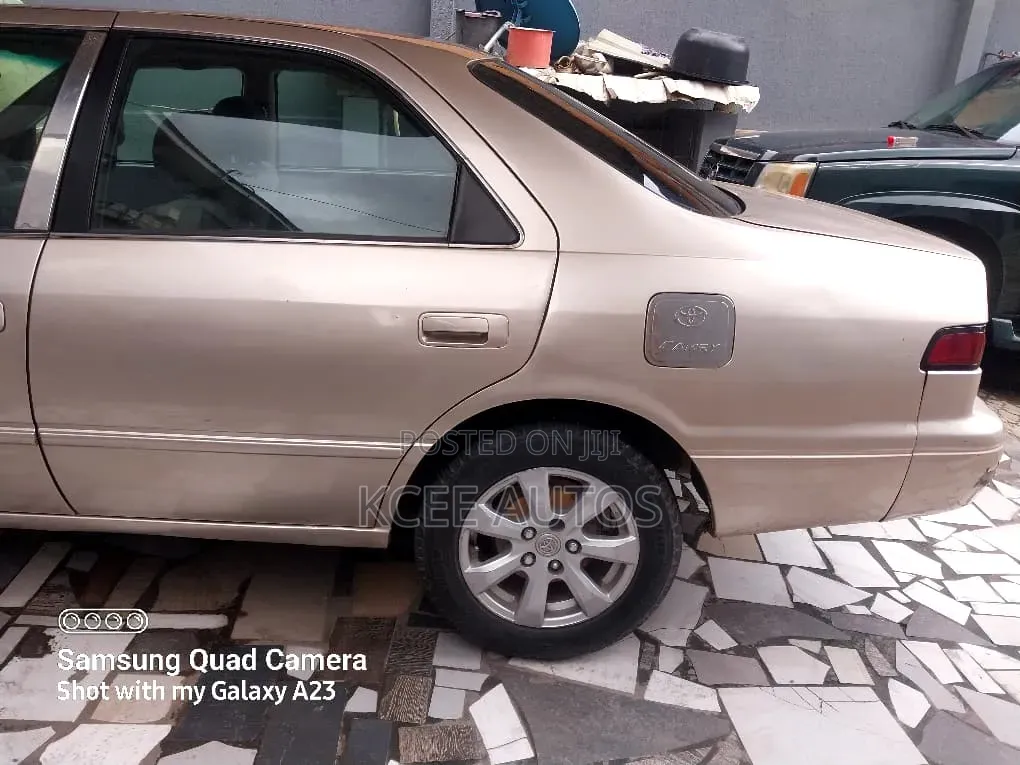 Toyota Camry 2002 Silver