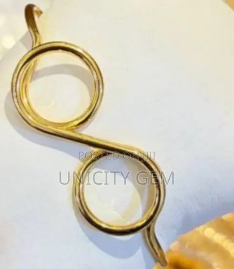 Luxury Women's Gold Bangles | Elegant Durable Fashion Jewelry