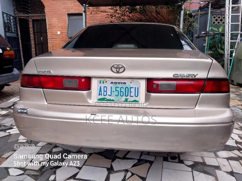 Toyota Camry 2002 Silver