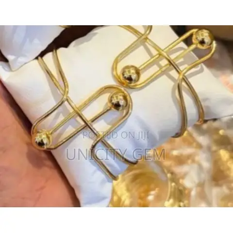Luxury Women's Gold Bangles | Elegant Durable Fashion Jewelry