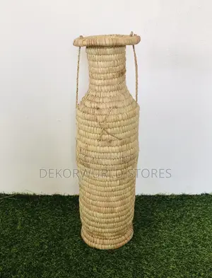 Raffia Vase
