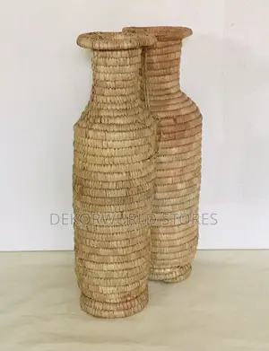 Raffia Vase