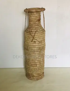 Raffia Vase