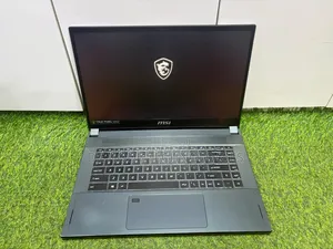 Laptop MSI Creator 17 B11UE-224 16GB Intel Core i7 SSD 512GB