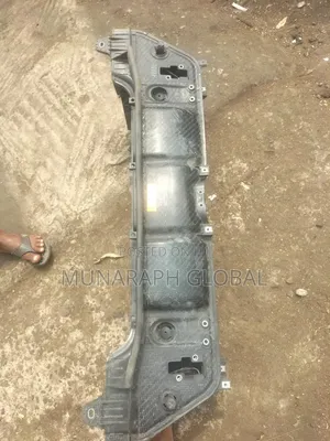 Mercedes Benz 2020-2025 Gle Front Cut.