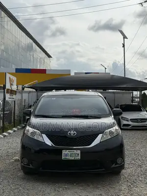 Toyota Sienna XLE 7 Passenger 2010 Black