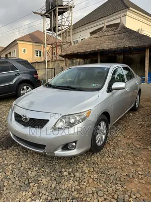 Toyota Corolla LE 4dr Sedan (1.8L 4cyl 4A) 2010 Silver