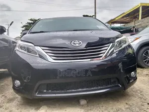Toyota Sienna 2015 Black