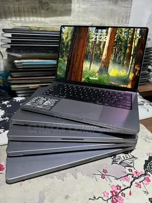 Laptop Apple MacBook Pro 32GB Apple M1 Pro SSD 1T