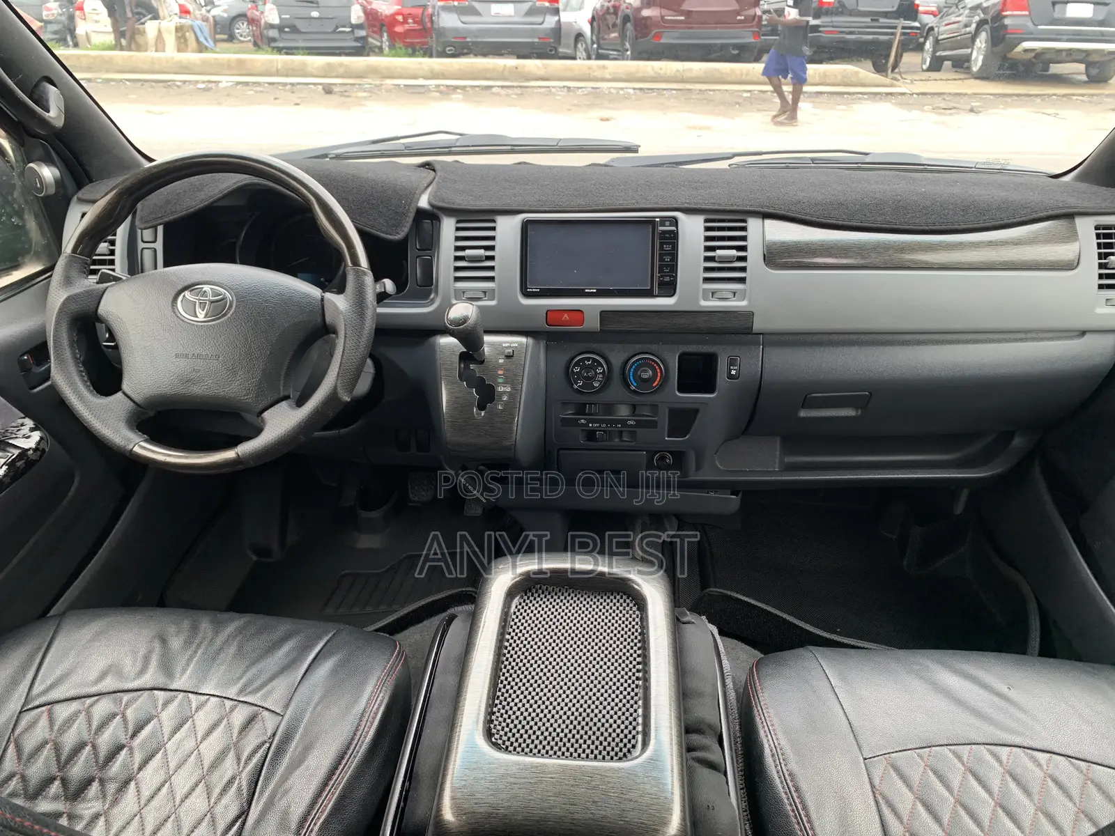 Toyota HiAce 2012 Silver