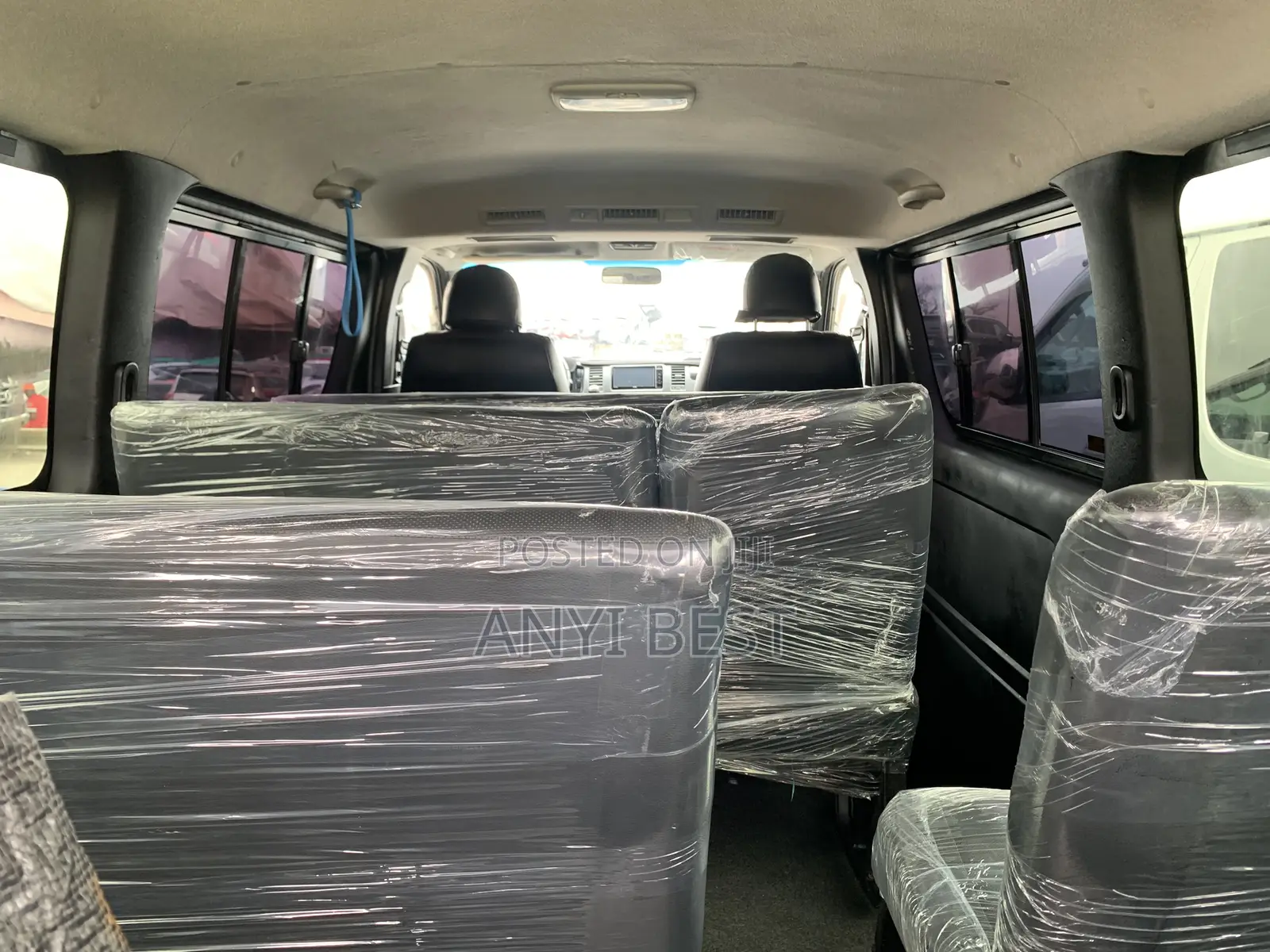 Toyota HiAce 2012 Silver