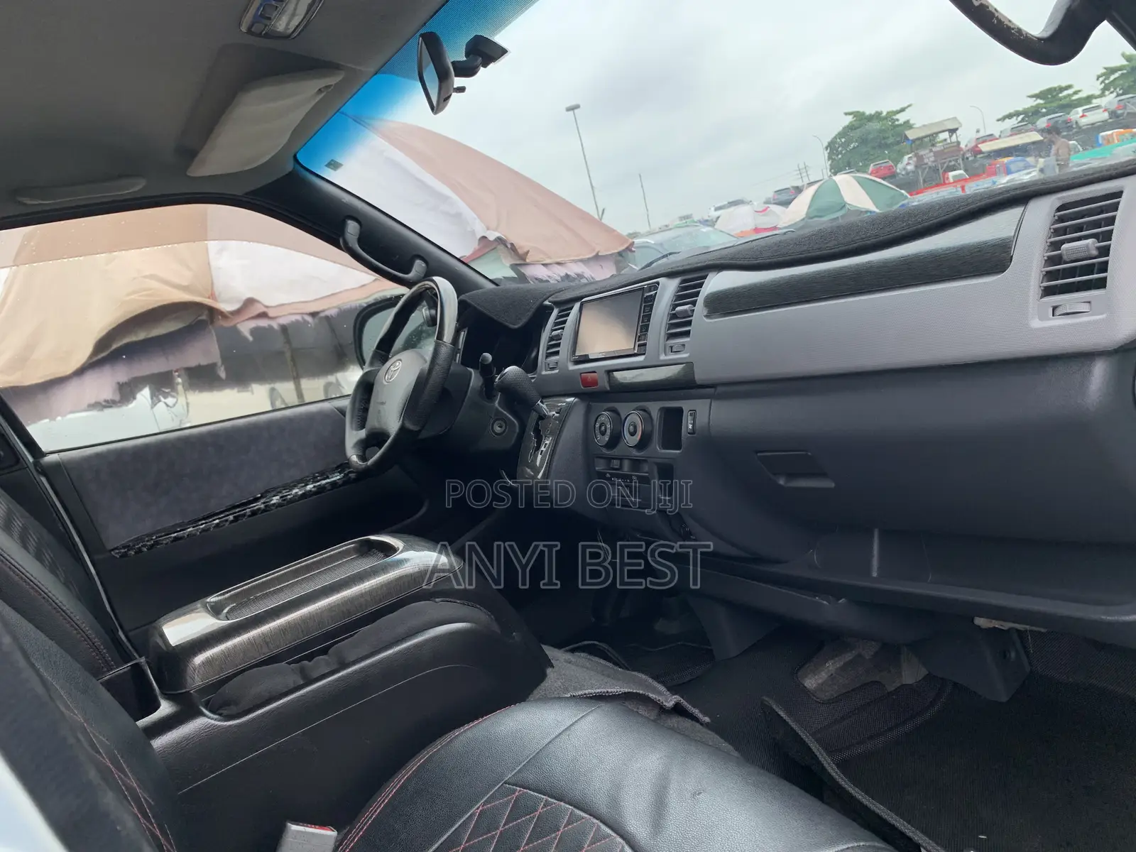 Toyota HiAce 2012 Silver