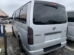 Toyota HiAce 2012 Silver