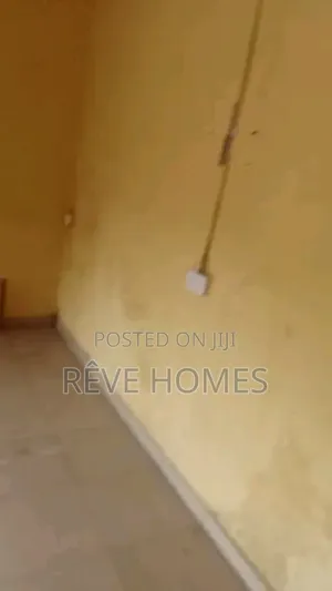 2bdrm Block of Flats in Iwaya for rent