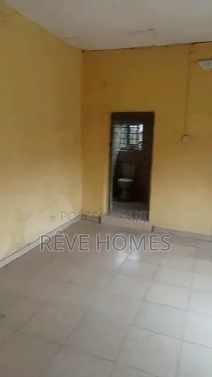 2bdrm Block of Flats in Iwaya for rent