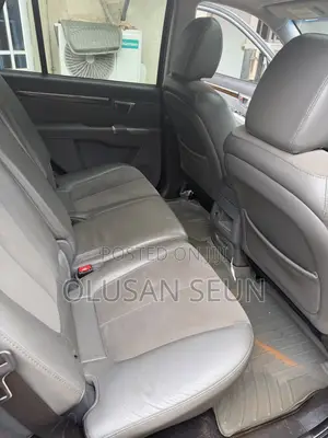 Hyundai Santa Fe 2011 Gray